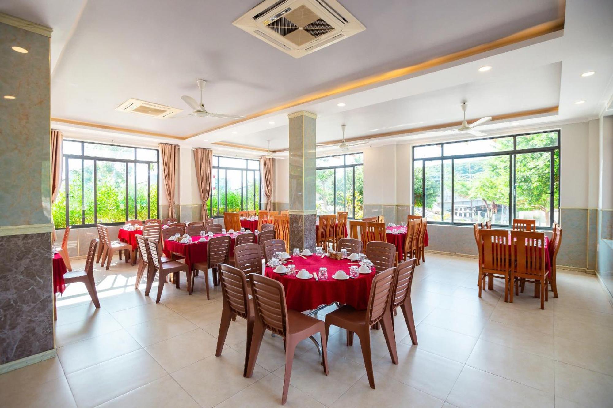 Chau Gia Hotel Vinh Hy Exterior photo